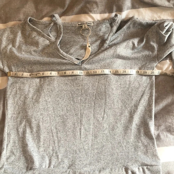 Open shoulder long sleeve sweater grey size large - Picture 12 of 14